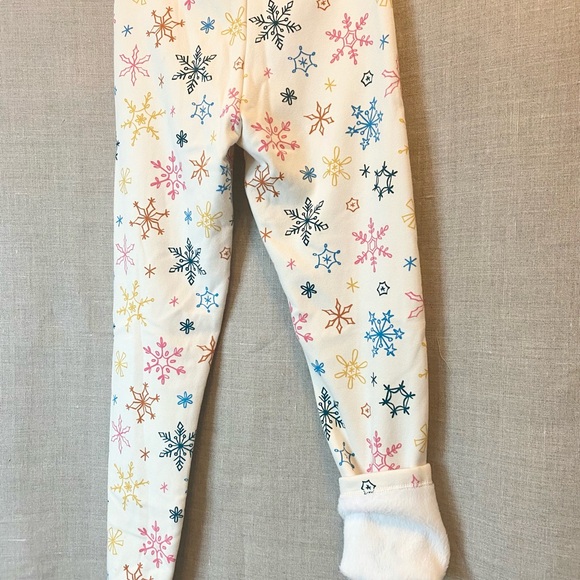 Cat & Jack Multicolor Cozy Snowflake Leggings - Picture 4 of 5
